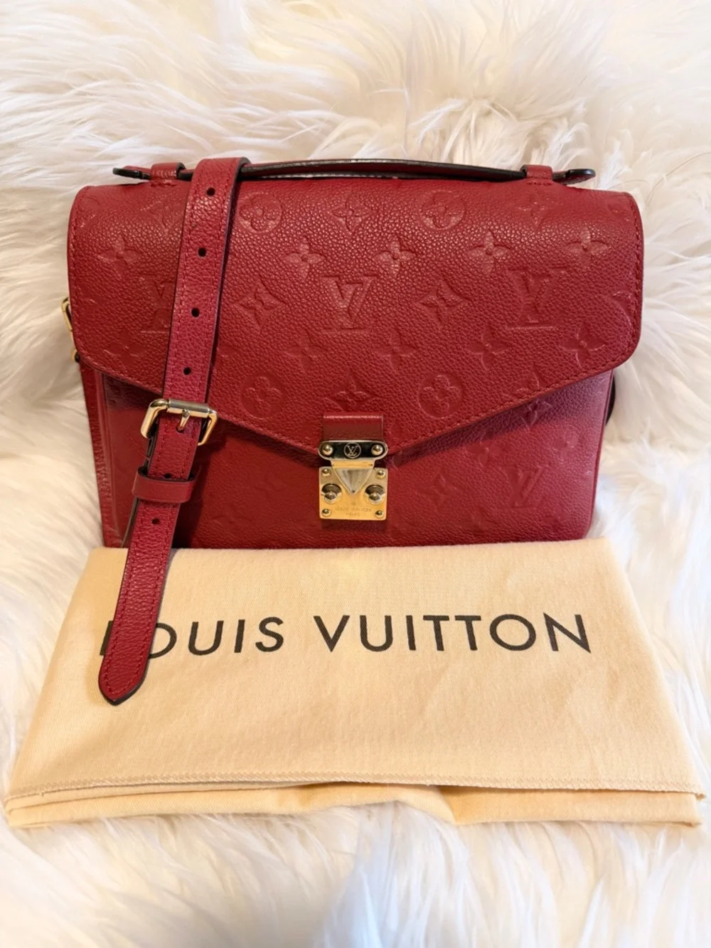 Louis Vuitton Red Empreinte Pochette Métis Satchel with Gold Hardware - Picture 16 of 17